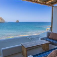 Salt Suites by Mr and Mrs White – Affordable hotel in Milos